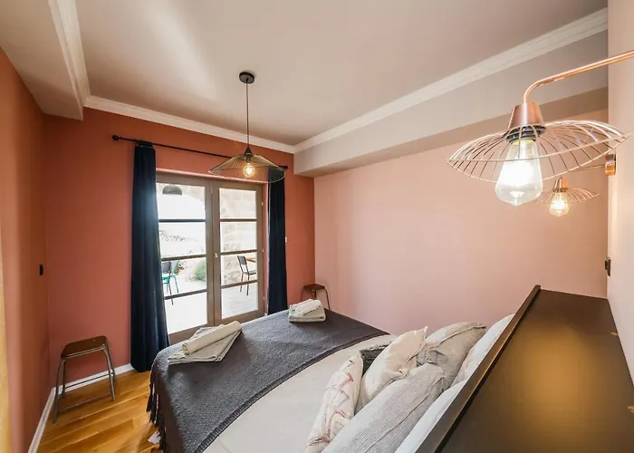 Amarina Τρογκίρ